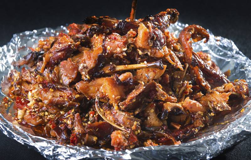 成都网红美食那么多，吃货就爱王妈手撕烤兔