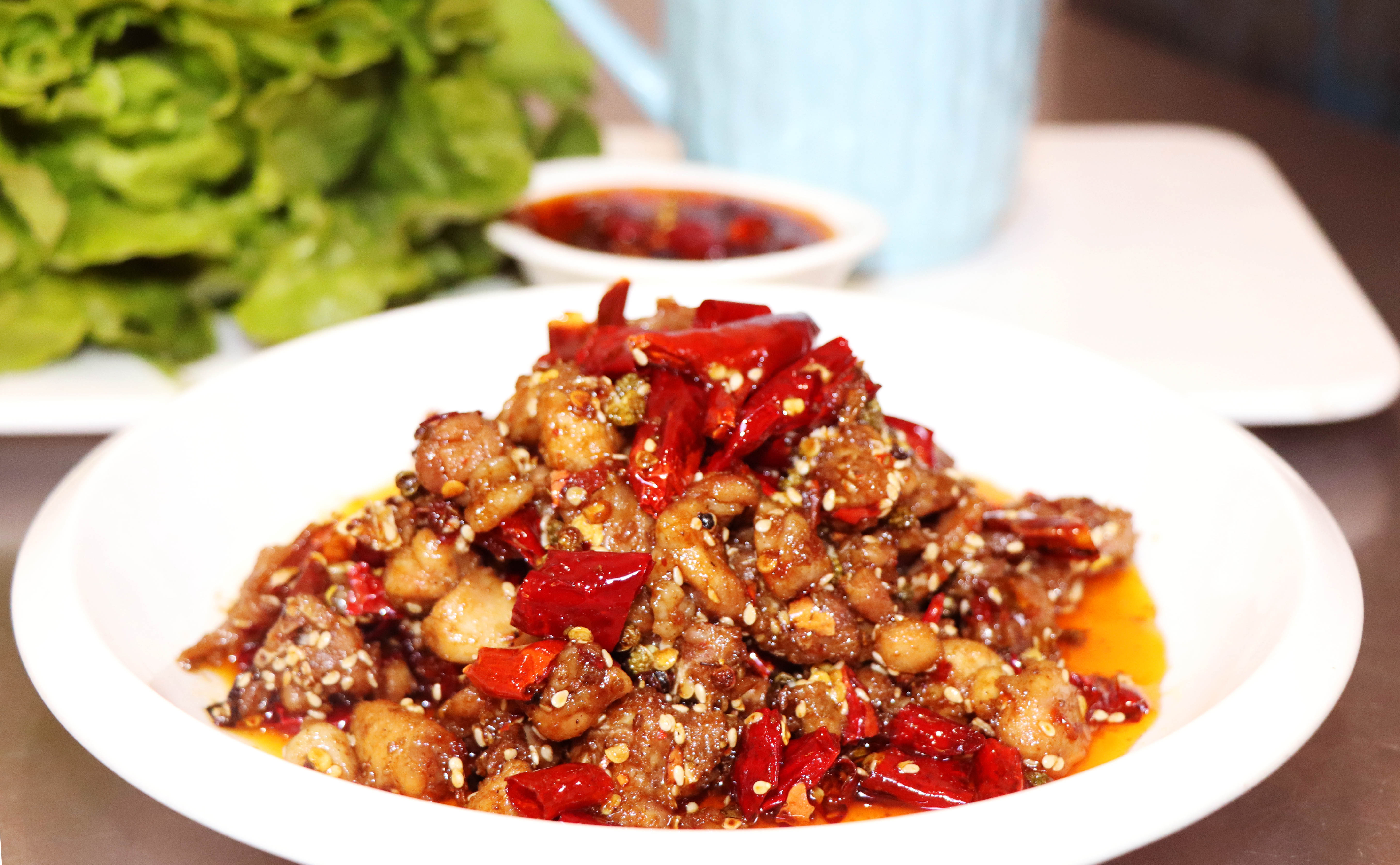 成都网红美食那么多，吃货就爱王妈手撕烤兔