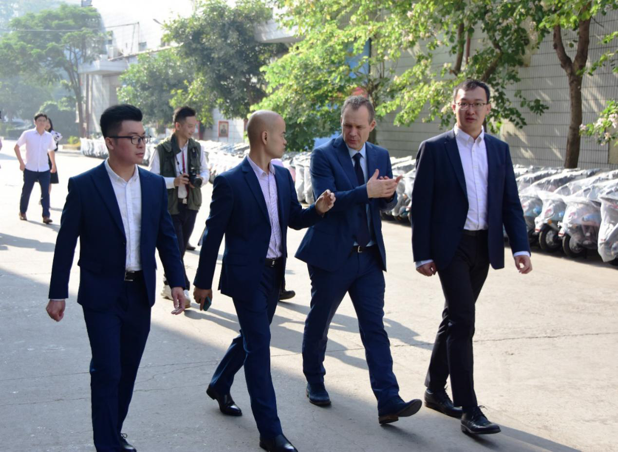 处于全球化前夜的中国电动车行业，究竟该如何扬帆出海？