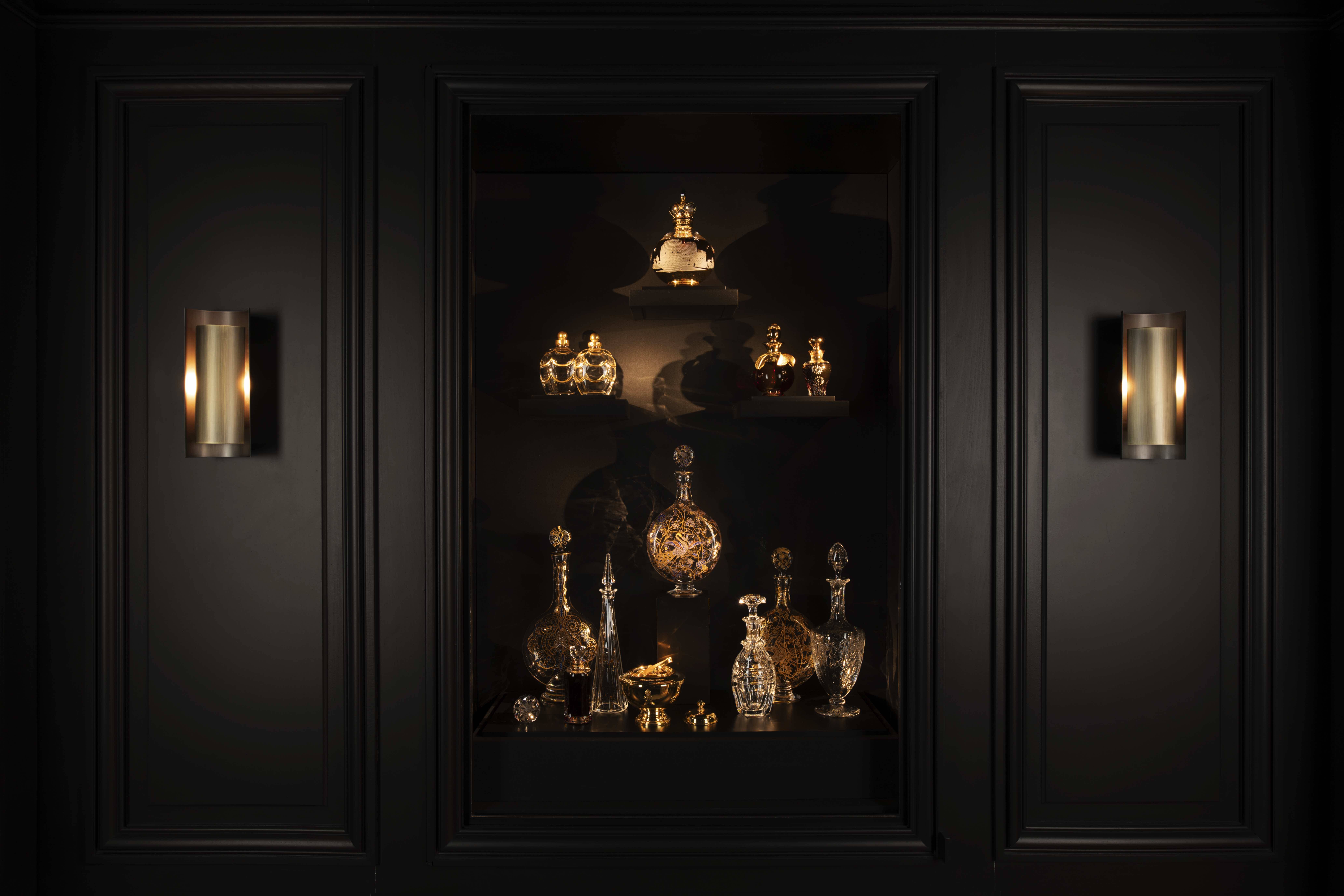 Henry Jacques Paris Boutique - Interior Flacons Display-s.jpg