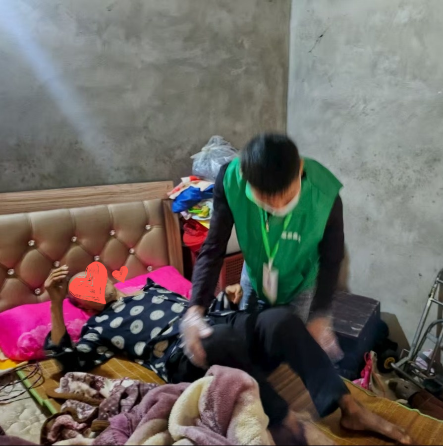 养老护理员破门救独居老人,宜宾江安特困老人关爱服务项目显实效