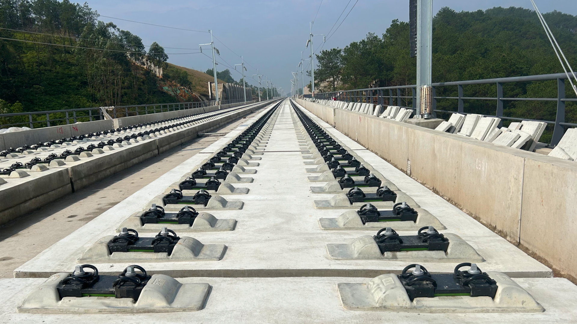 福斯羅助力廣西高鐵新篇章——南珠高鐵南玉段開通運營