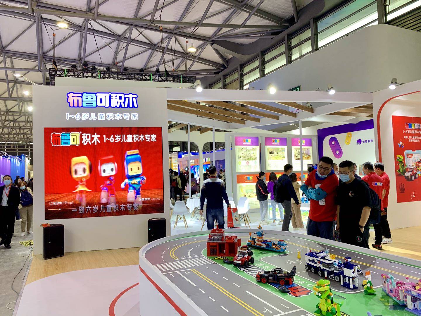 布鲁可积亮相亚洲最大玩具展，爆款新品势不可挡
