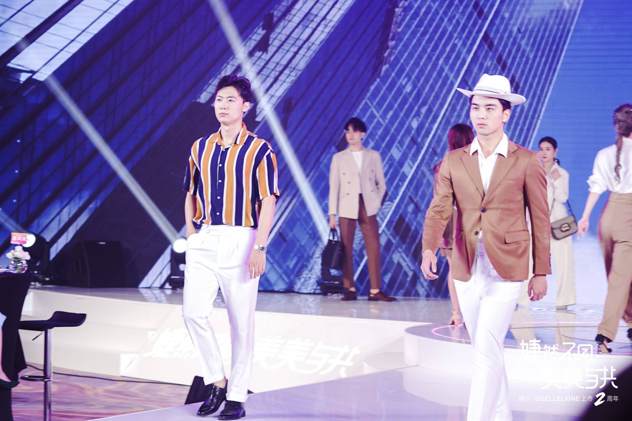 /uploads/b4f487dd4735c8088097e0a130426c41.jpg 走路.jpg