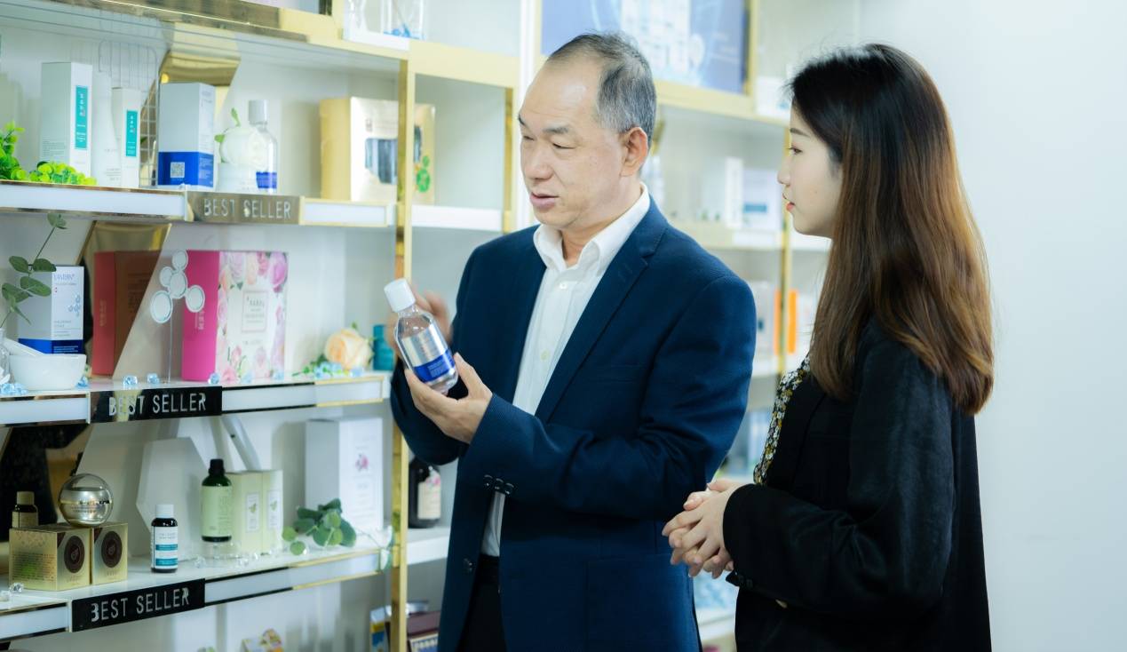 兰亭科技董事长张许昌先生接受《经济日报》采访 致力于打造优秀民族品牌