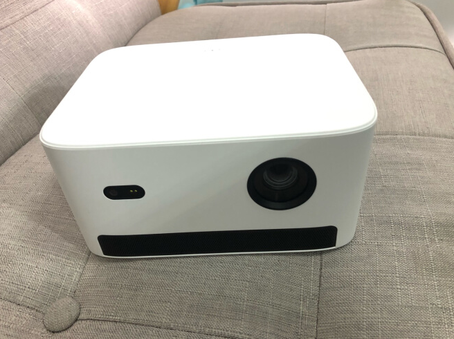 双十一买什么投影仪好,坚果G9、G7s和当贝D3X，这三款投影仪谁更值得入手?