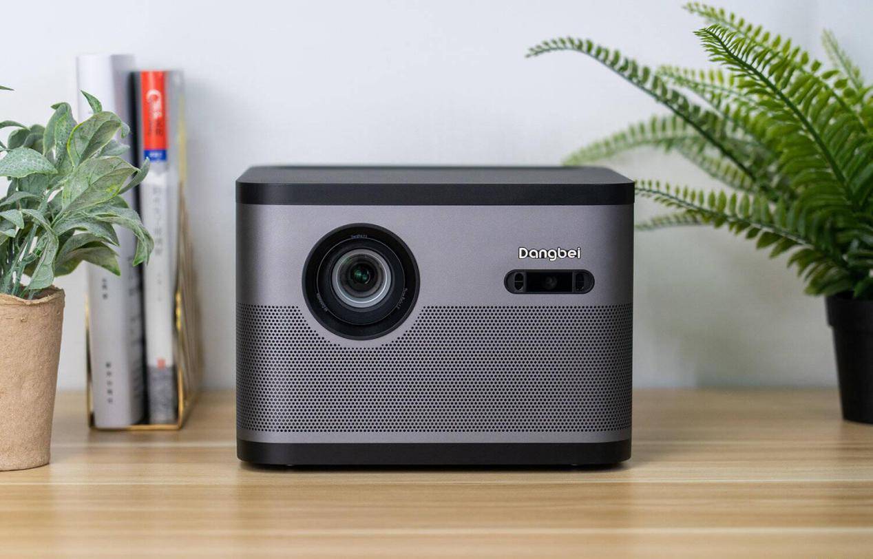 极米RS Pro 2好不好用?3分钟带你看完极米新品发布