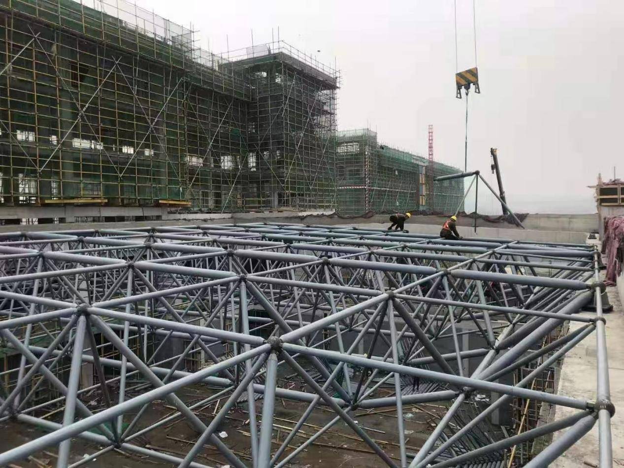 徐州鹏程钢结构工程顺利完成网架安装服务