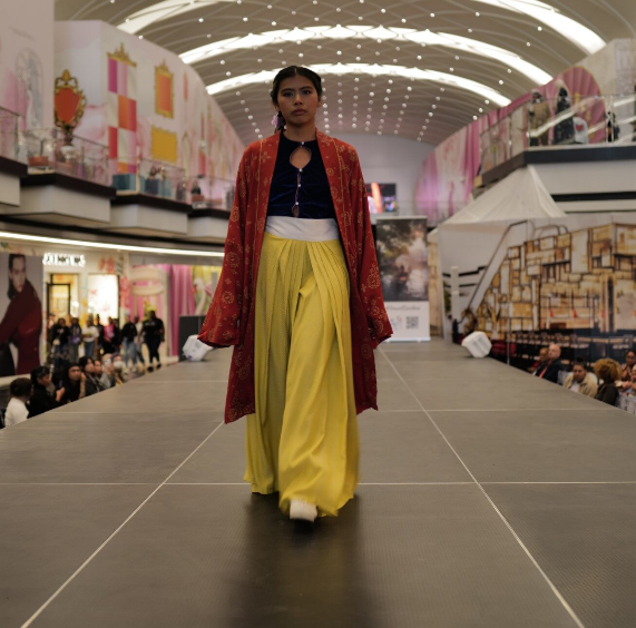 宋锦汉服亮相美国梦购物中心中秋特别活动呈现跨越千年的苏式时尚