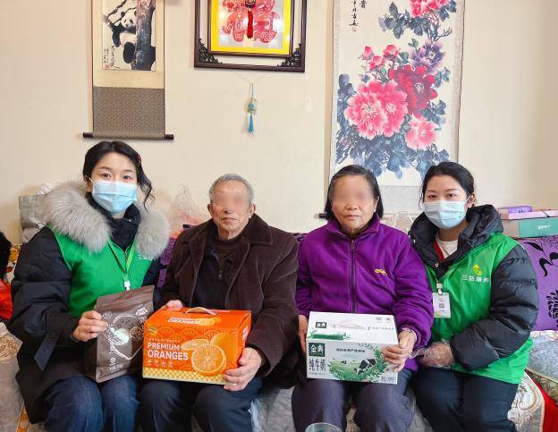 温情相伴，暖冬送福，三益康养新都项目部把新春祝福送进失能老人家