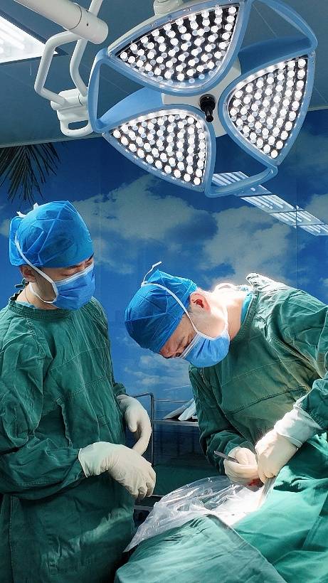 宣武医院李建宇主任团队开展可充电、可感知闭环脑起搏器手术,脑机接口点亮患者希望 宣武医院李建宇主任团队开展可充电、可感知闭环脑起搏器手术,脑机接口点亮患者希望