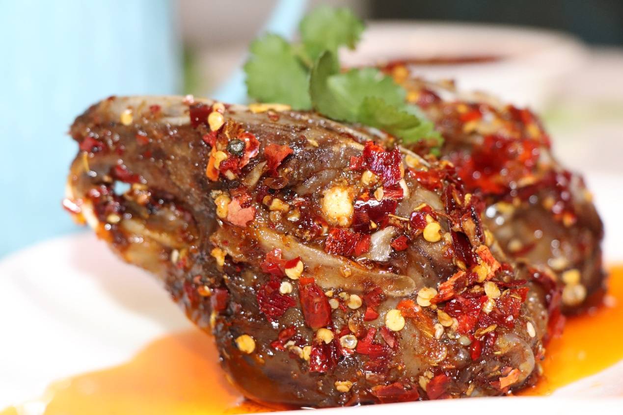 成都网红美食那么多，吃货就爱王妈手撕烤兔